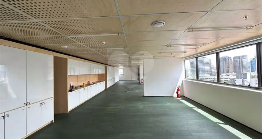 Sala comercial para alugar na Rua Henri Dunant, 873, Santo Amaro, São Paulo