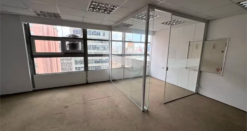 Apartamento à venda na Rua Líbero Badaró, 471, Centro, São Paulo