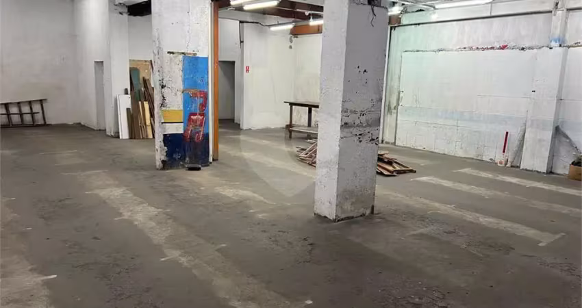 Barracão / Galpão / Depósito à venda na Rua do Arouche, 301, República, São Paulo