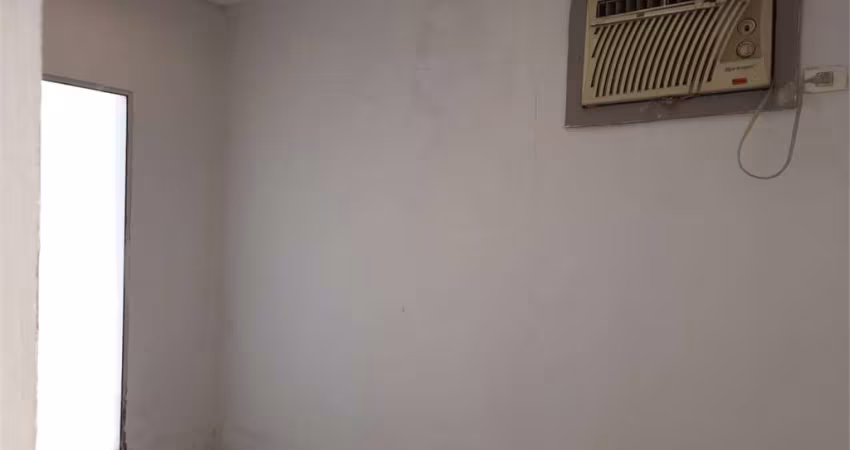Casa com 2 quartos para alugar na Avenida Doutor Arnaldo, 2197, Sumaré, São Paulo