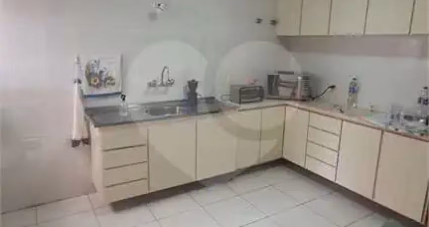 Casa com 2 quartos à venda na Rua Antônio Dias de Castro, 180, Jardim das Esmeraldas, São Paulo