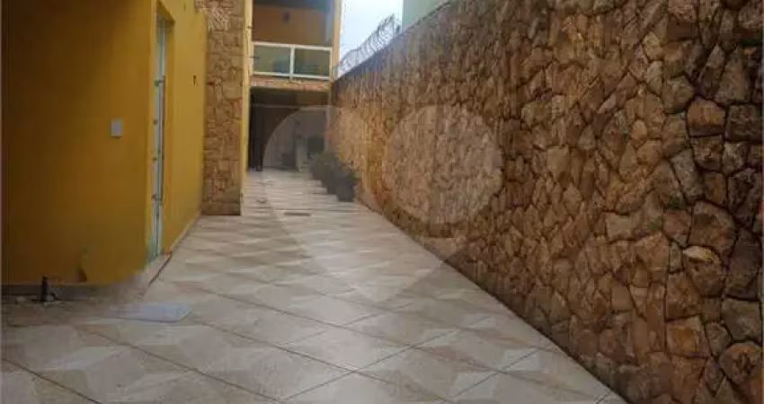 Casa com 3 quartos à venda na Rua Garopá, 396, Vila Curuçá, São Paulo