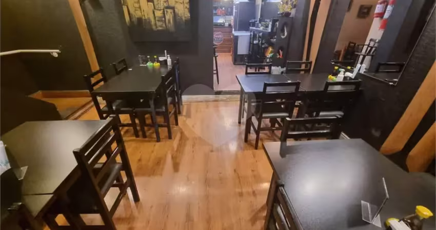 Casa à venda na Rua dos Belgas, 72, Morro dos Ingleses, São Paulo