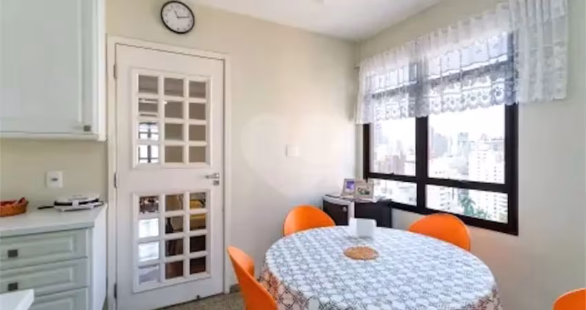 Apartamento com 3 quartos à venda na Avenida Lavandisca, 142, Indianópolis, São Paulo