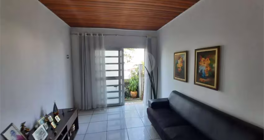 Casa com 3 quartos à venda na Rua Ângelo Santi, 57, Vila Friburgo, São Paulo