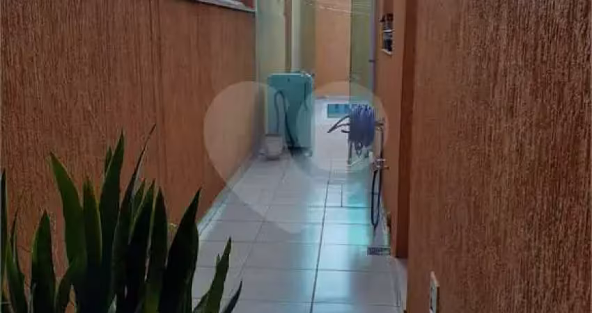 Casa com 3 quartos para alugar na Rua Salto Grande, 84, Sumaré, São Paulo