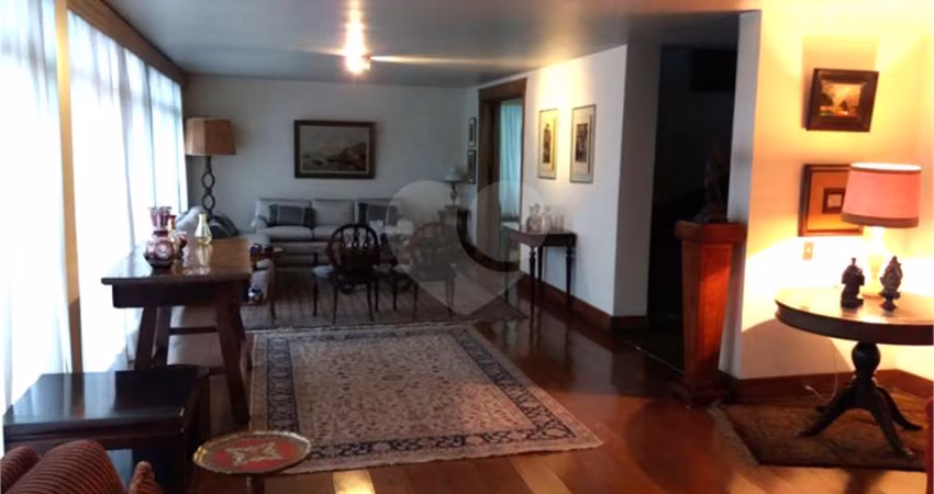 Casa com 6 quartos à venda na Avenida São Valério, 553, Jardim Guedala, São Paulo