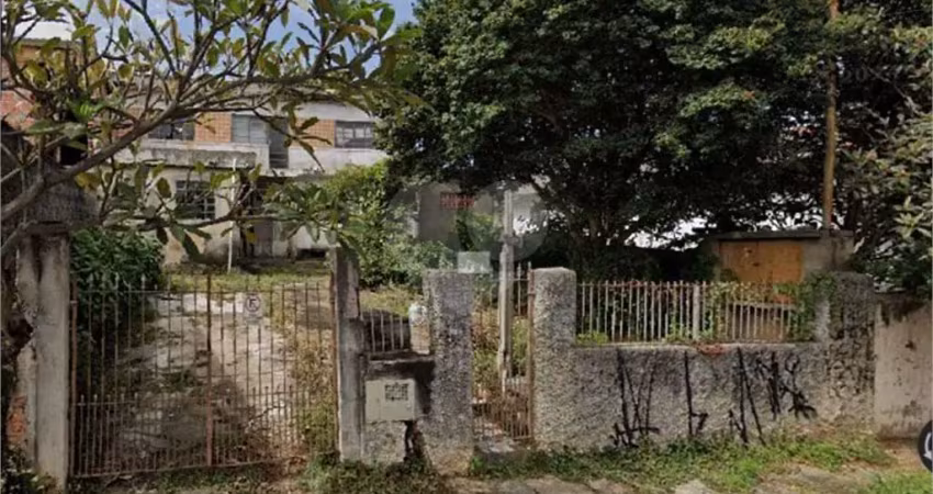 Terreno à venda na Rua Padre Almeida Silva, 44, Vila Cunha Bueno, São Paulo