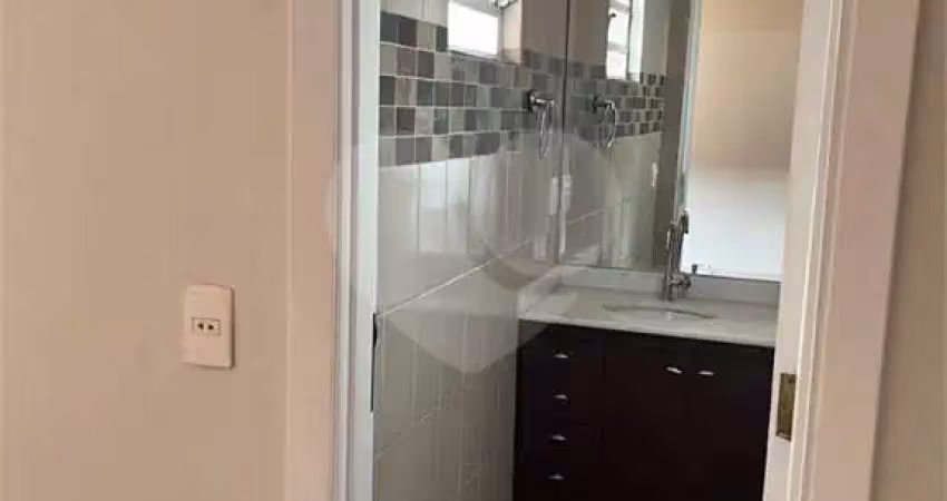 Casa com 3 quartos para alugar na Rua Francisco de Guerra, 4, Cambuci, São Paulo