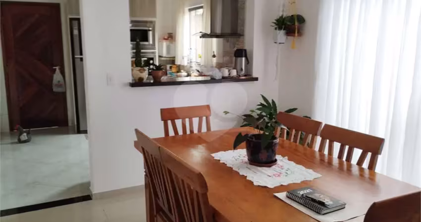 Casa com 3 quartos à venda na Rua Luiza de Araújo Silveira Cabreira, 281, Jardim Cacique, Suzano