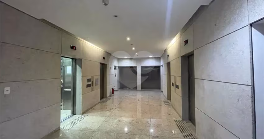 Casa comercial para alugar na Alameda Juari, 262, Tamboré, Barueri