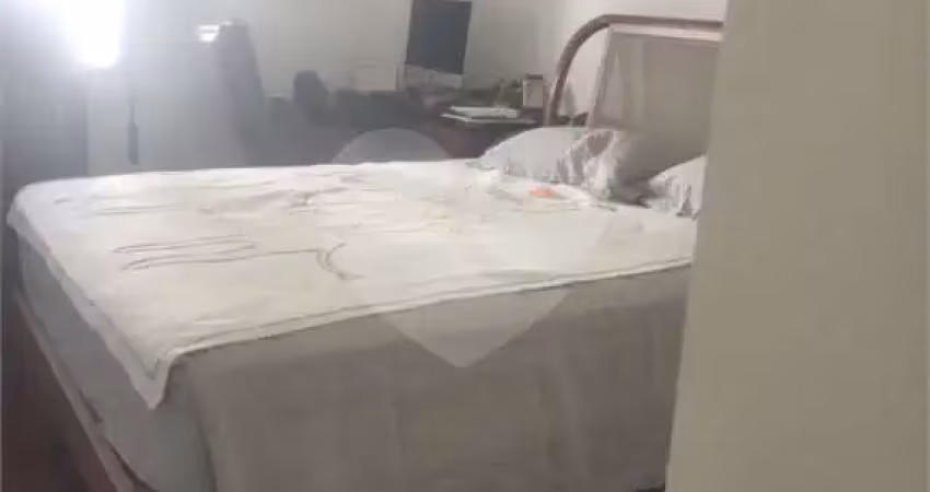 Apartamento com 4 quartos para alugar na Praça Vidal Antônio de Castro, 68, Lapa, São Paulo