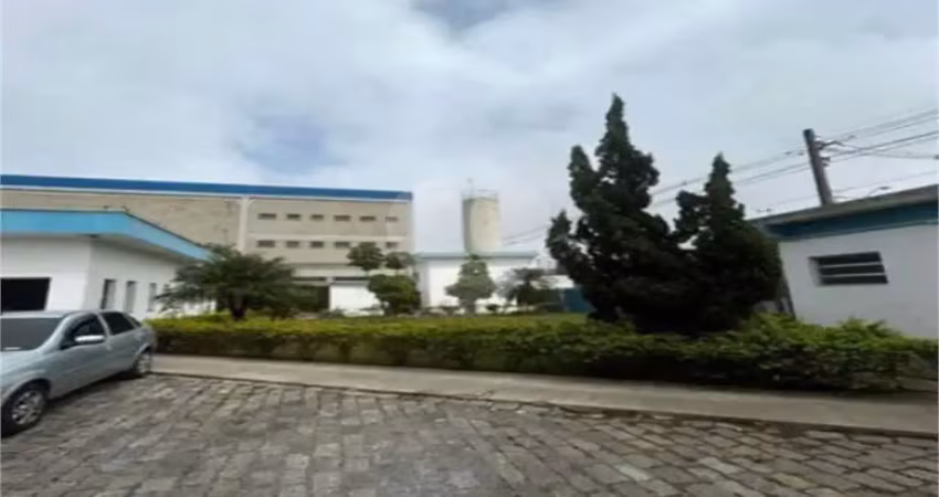 Barracão / Galpão / Depósito à venda na Avenida Papa João XXIII, 3417, Loteamento Industrial Coral, Mauá