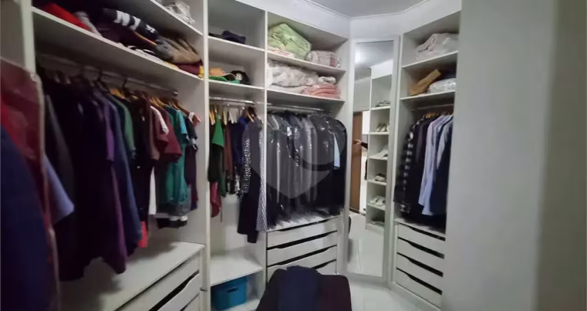 Casa com 3 quartos para alugar na Rua Banabuiú, 59, Vila Comercial, São Paulo