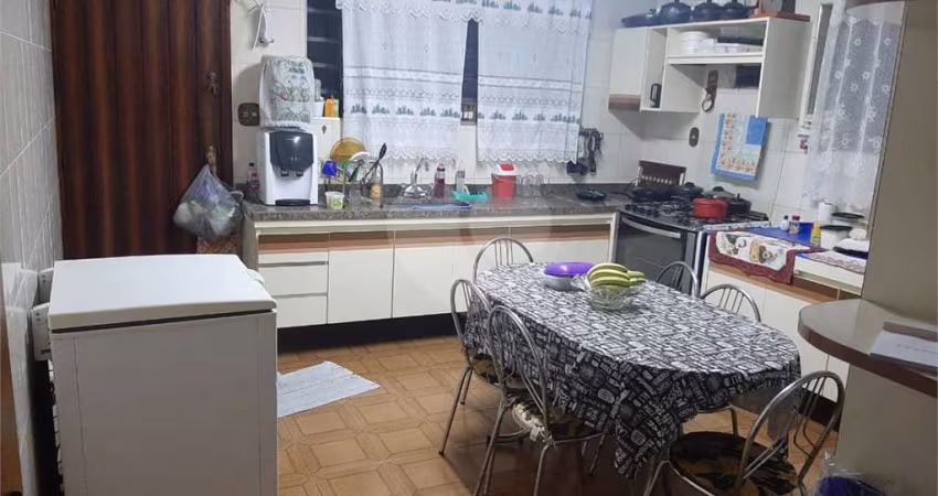 Casa com 3 quartos para alugar na Rua das Imbiras, 666, Vila Nova Mazzei, São Paulo