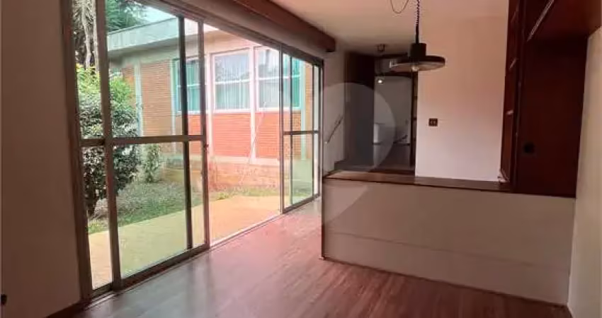 Casa com 4 quartos para alugar na Rua Tibães, 360, Jardim São Bento, São Paulo
