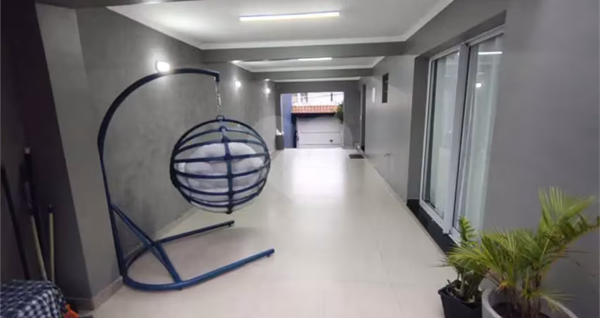 Casa com 3 quartos para alugar na Rua Dionísio Bizarro, 258, Umuarama, Osasco