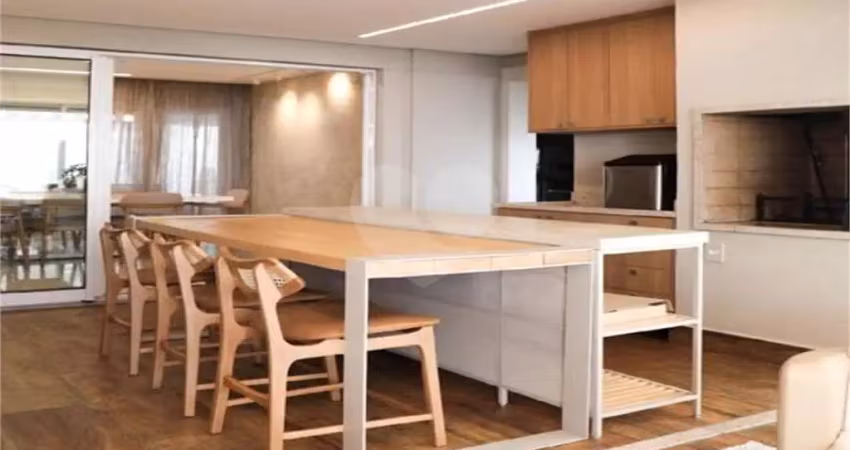 Apartamento com 3 quartos para alugar na Rua Itapeti, 760, Vila Gomes Cardim, São Paulo