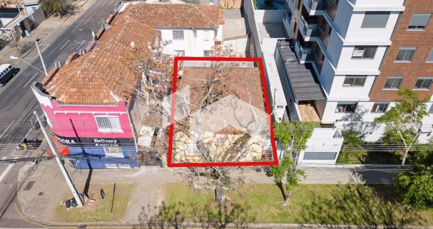Terreno com Construção em Localização Privilegiada - Próximo à Ligga Arena