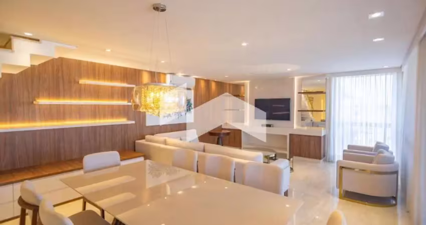 Cobertura com 247 m², 3 quartos sendo 3 suítes para alugar no bairro Água Verde.