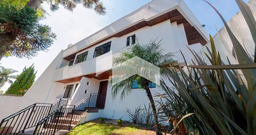 Casa com 214,44 m², 4 quartos sendo 2 suítes à venda no bairro Água Verde.