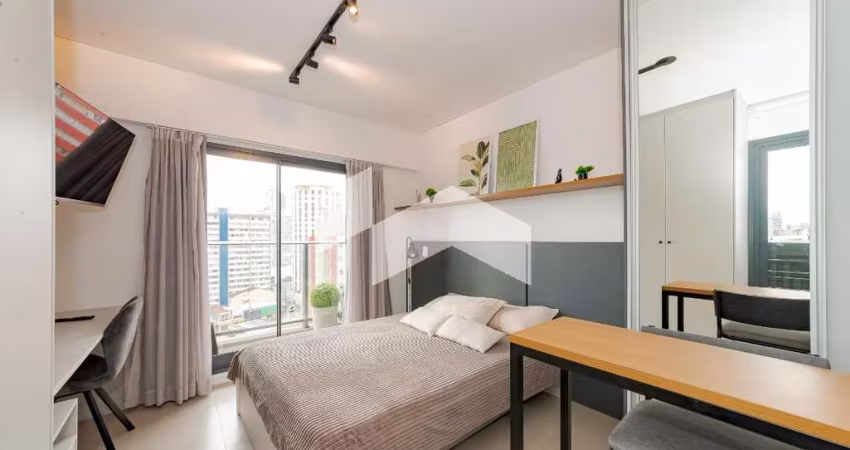 Apartamento com 30 m², 1 quarto à venda no bairro Centro.