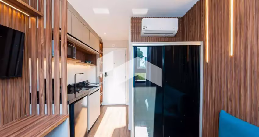 Studio com 20 m², 1 quarto sendo 0 suíte para alugar no bairro alto da glória.