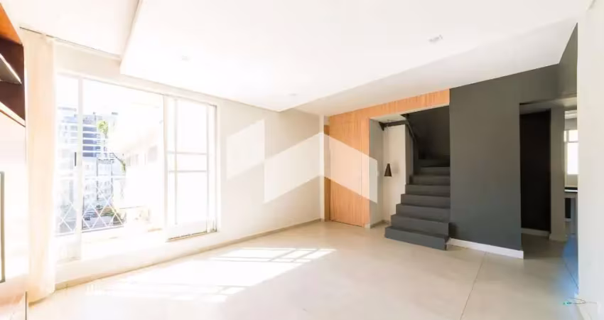 Cobertura com 207 m², 4 quartos sendo 1 suíte para alugar no bairro água verde.