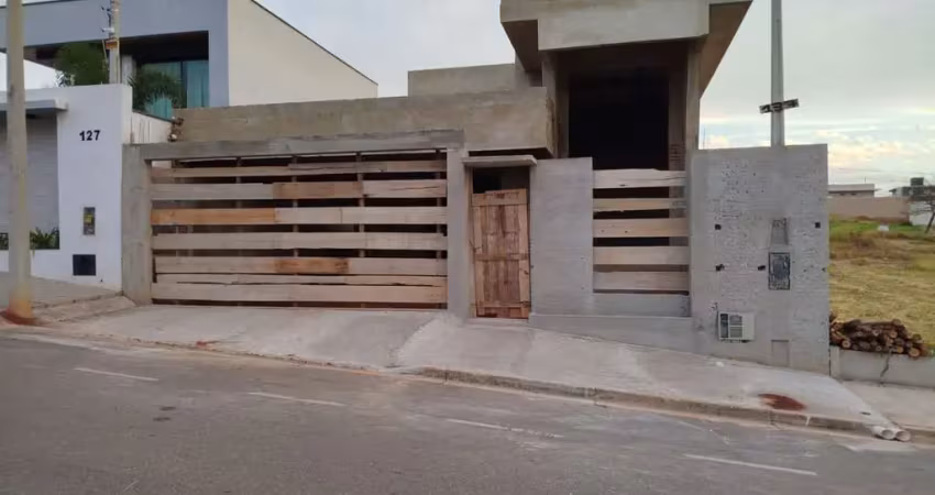 Casa para venda em são joão da boa vista, parque alvorada, 3 dormitórios, 1 suíte, 4 banheiros, 2 vagas