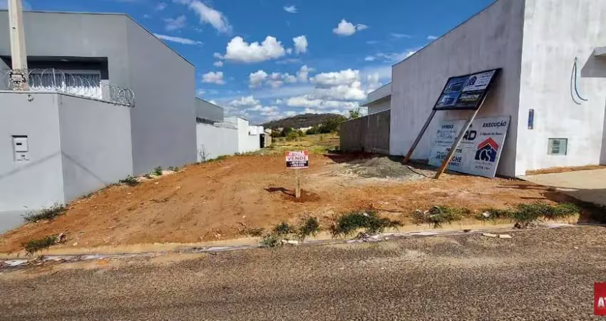Terreno à venda no São Francisco, Piratininga 