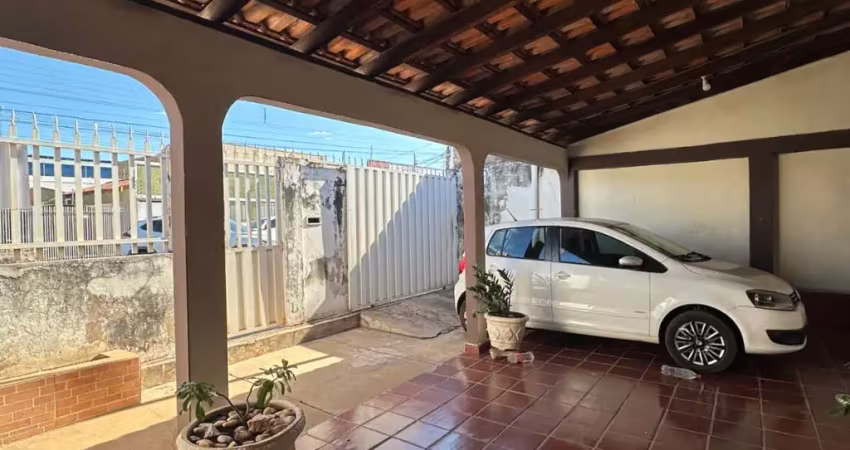 Casa com 3 quartos para alugar na Rua Diamantino, Morada da Serra, Cuiabá
