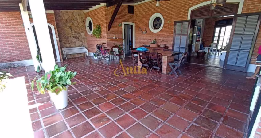 Casa 100mts praia, 5 dorms., terreno de 1059m², Enseada