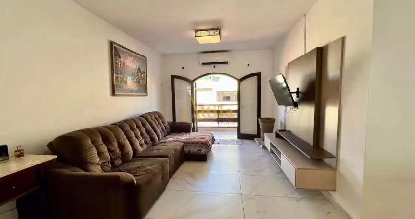Apto 3 dorms., sacada, 1 quadra da praia da enseada