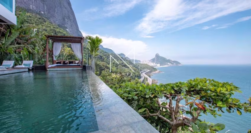 Casa Vogue na Barra da Tijuca - Joá com 5 Quartos Suítes, 750 m² e Frontal ao Mar