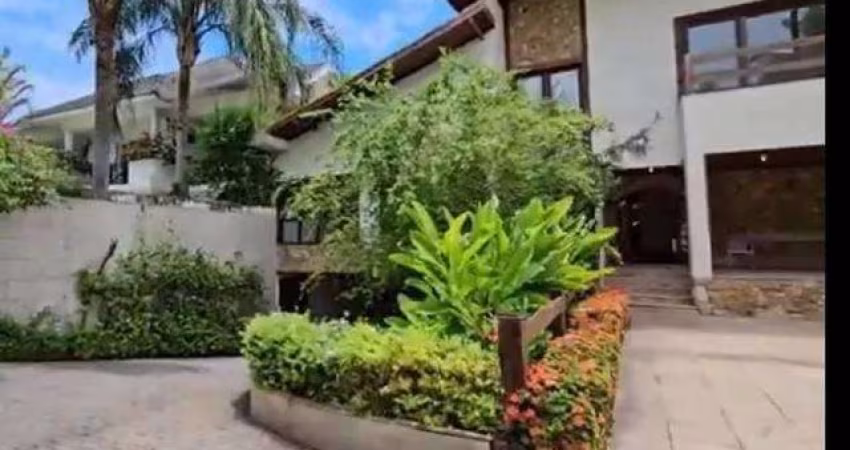 Casa Duplex na Barra da Tijuca, 7 Quartos, 5 Suítes, 668 m². Cond Eucalipto das Palmeiras