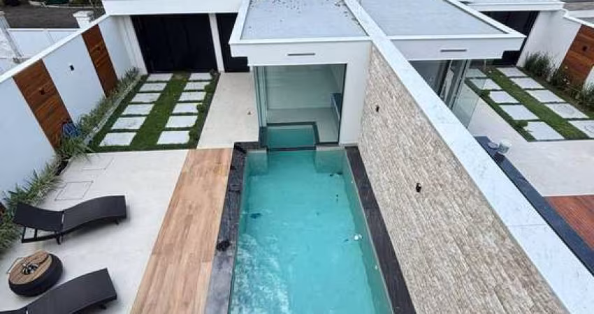 Casa na Barra da Tijuca, 5 Quartos, 4 Suítes, 450 m² área construída, Condomínio RioMar