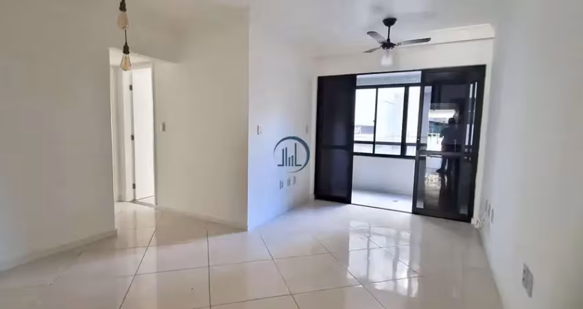 Apartamento 3 quartos com suíte e varanda à venda no costa azul.