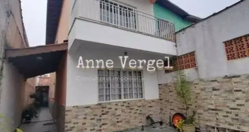 Sobrado Individual 4 quartos à venda no Bussocaba em Osasco 154m2 com 2 vagas 3 banheiros área externa reformado com móveis