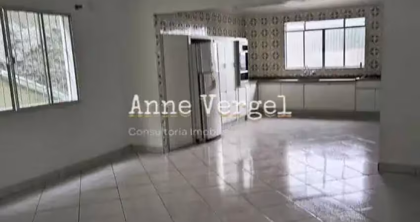 Casa Térrea 3 quartos c suíte à venda no km 18 em Osasco c quintal 286m2 com 2 vagas próximo à Estação e Avenida dos Autonomistas