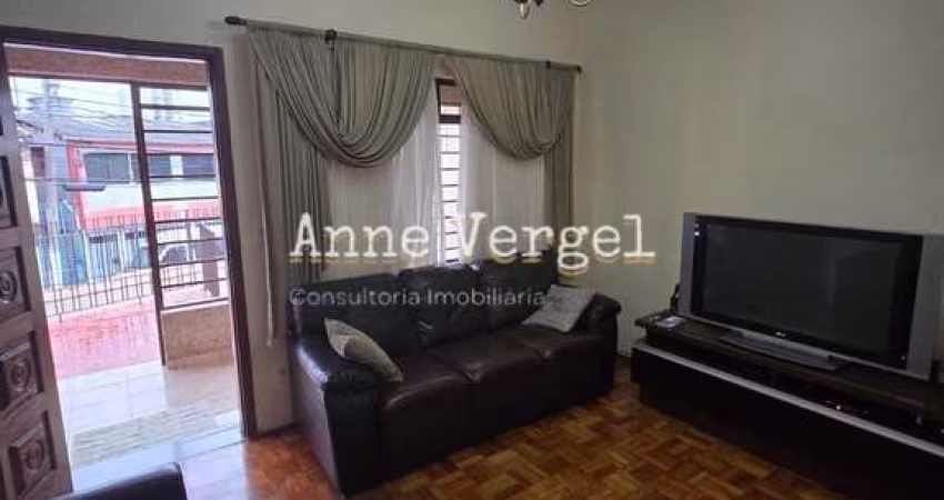 Casa Térrea individual 3 quartos à venda no Bairro Padroeira em Osasco com quintal c churrasqueira e 1 vaga ao lado da Avenida João de Andrade e Mercado Japão aceita financiamento