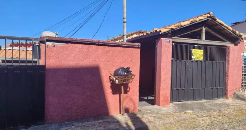 CASA COM BARRACÃO NO  BAIRRO DOM CABRAL - ENTRADA INDIVIDUAL- R$ 550.000,00
