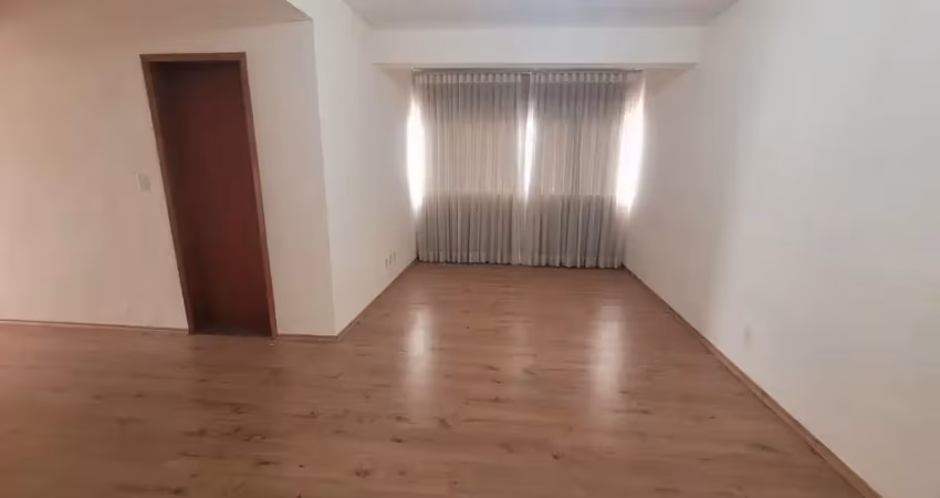 Apartamento 2 quartos, 1 com suíte - 5 minutos do centro de João Molevade