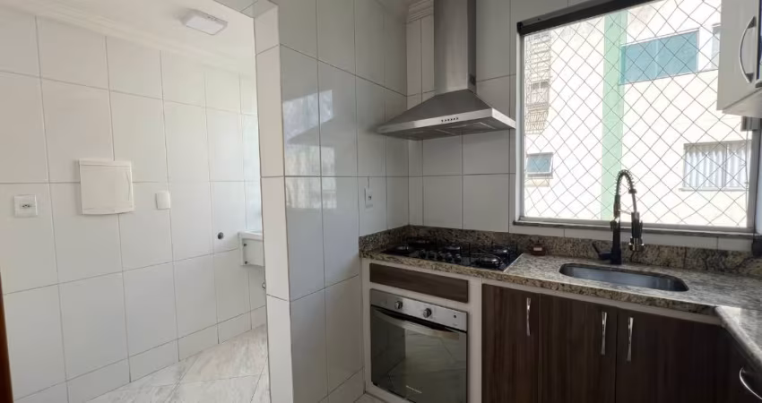 Apartamento 03 quartos, suite, 2 vagas e armários no Bairro Sta Terezinha/BH