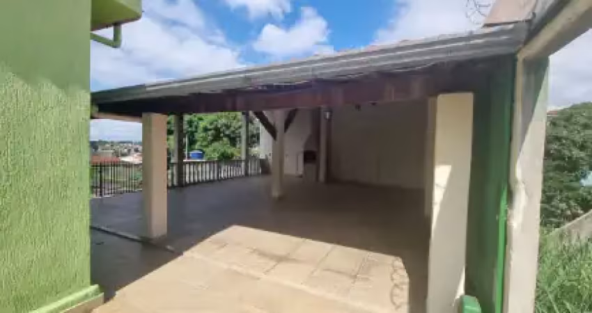 Excelente oportunidade! lote com 2 casas e ampla área de lazer
