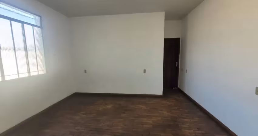 Casa com 3 quartos para alugar na Rua Ademar dos Santos Barbosa, 78, São Sebastião, Contagem
