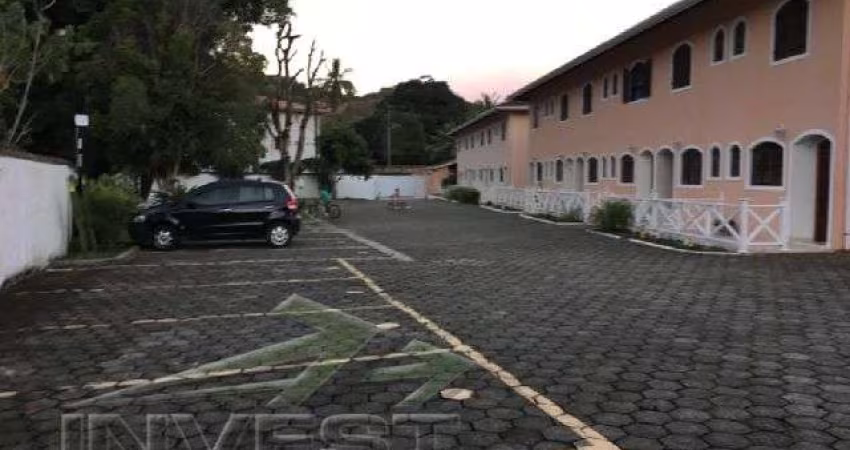 Ubatuba, Pereque-Mirim, Sobrado em condomínio fechado com área de lazer, perto da praia.
