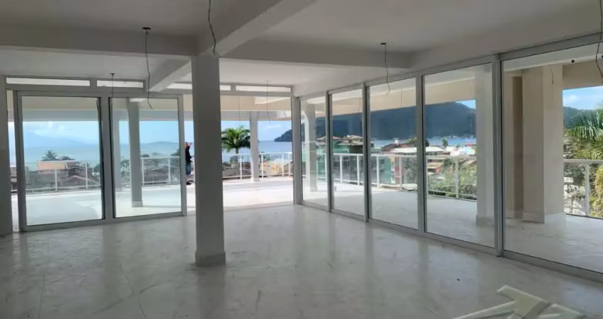 Ubatuba, Itaguá - Belíssima Cobertura com 500 m2. de área útil e vista para mar.
