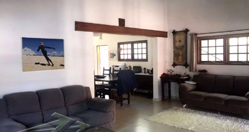 Ubatuba, Itaguá - Casa de 04 dormitórios (01 suíte), com terreno de 300 m2.