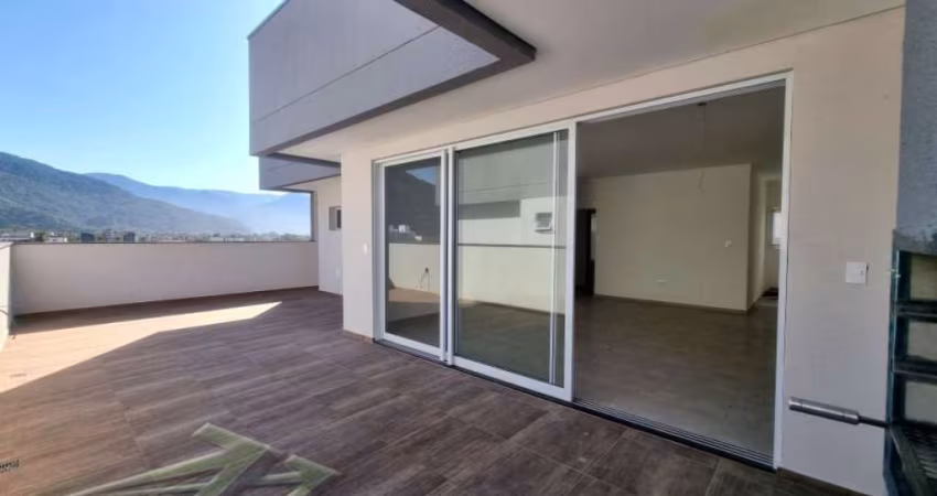 Ubatuba, centro, Apartamento cobertura novo com 03 dormitorios sendo 01 suite com área de lazer.