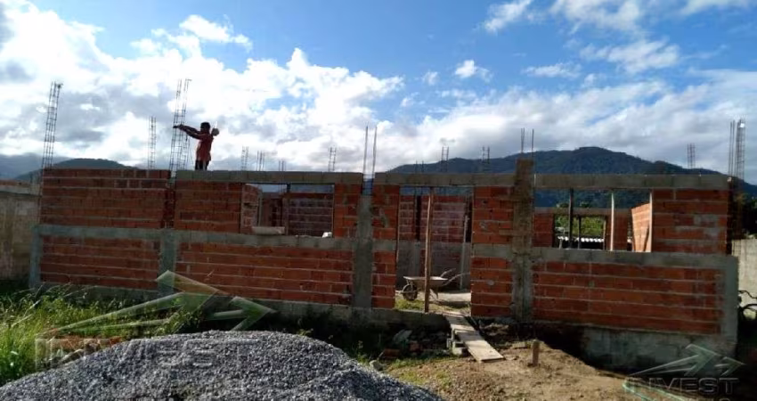 Ubatuba, Jardim Carolina - Terreno em condomínio fechado com 500 m2, aterrado,